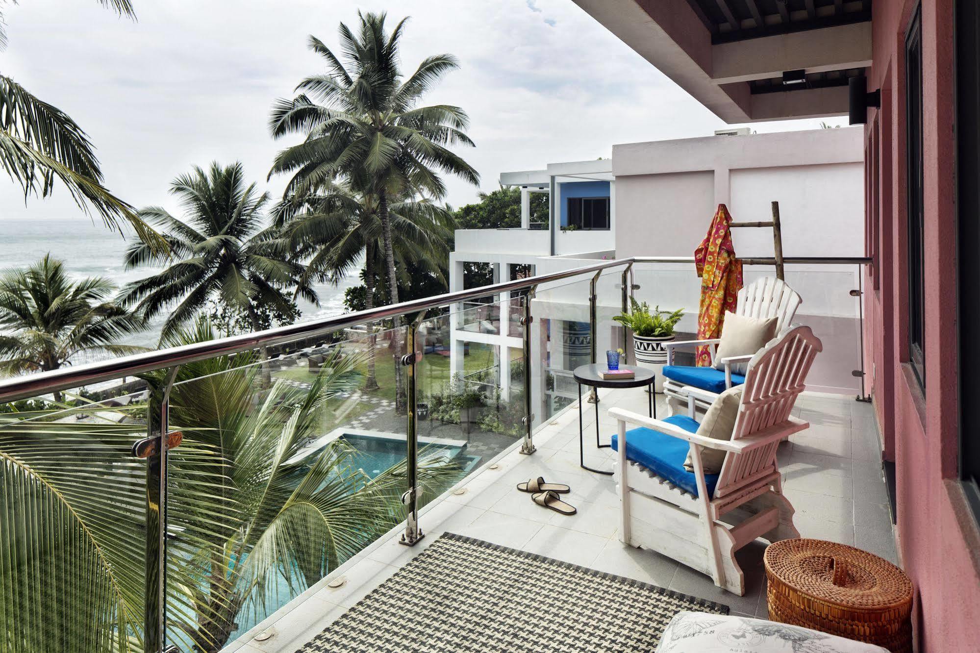Owl And The Pussycat Hotel & Restaurant Unawatuna Bagian luar foto