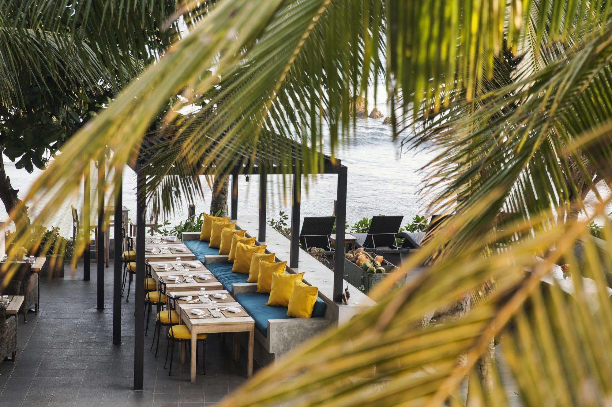 Owl And The Pussycat Hotel & Restaurant Unawatuna Bagian luar foto